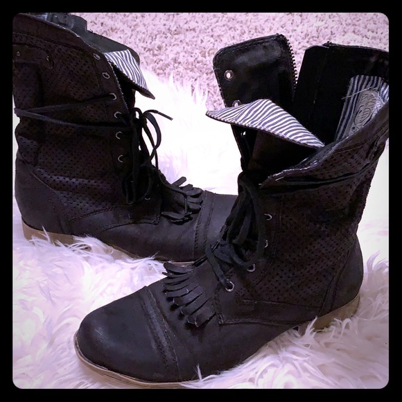 Roxy Combat Boots - Picture 1 of 5